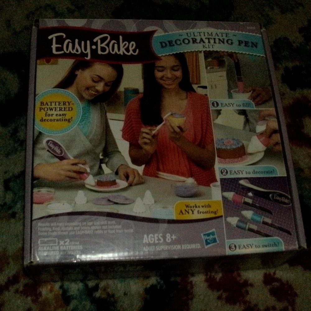 Hasbro Complete Easy-Bake Ultimate Decorating Pen Kit Unused in Original Box